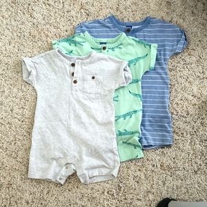 3 pk - Old Navy 6-12m Short Rompers